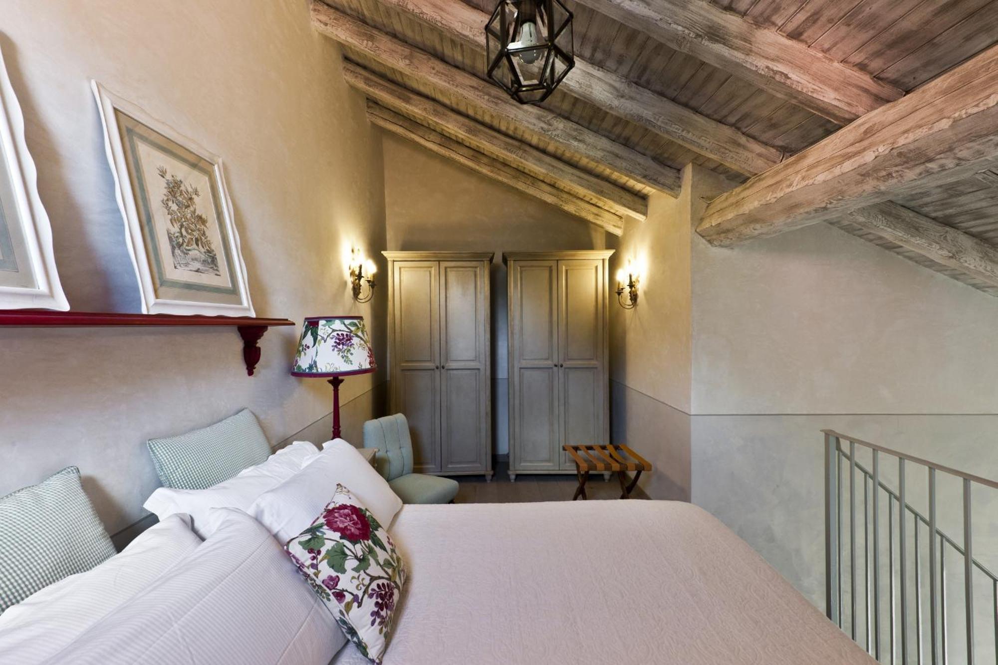 Relais Del Maro Hotel Borgomaro Exterior photo